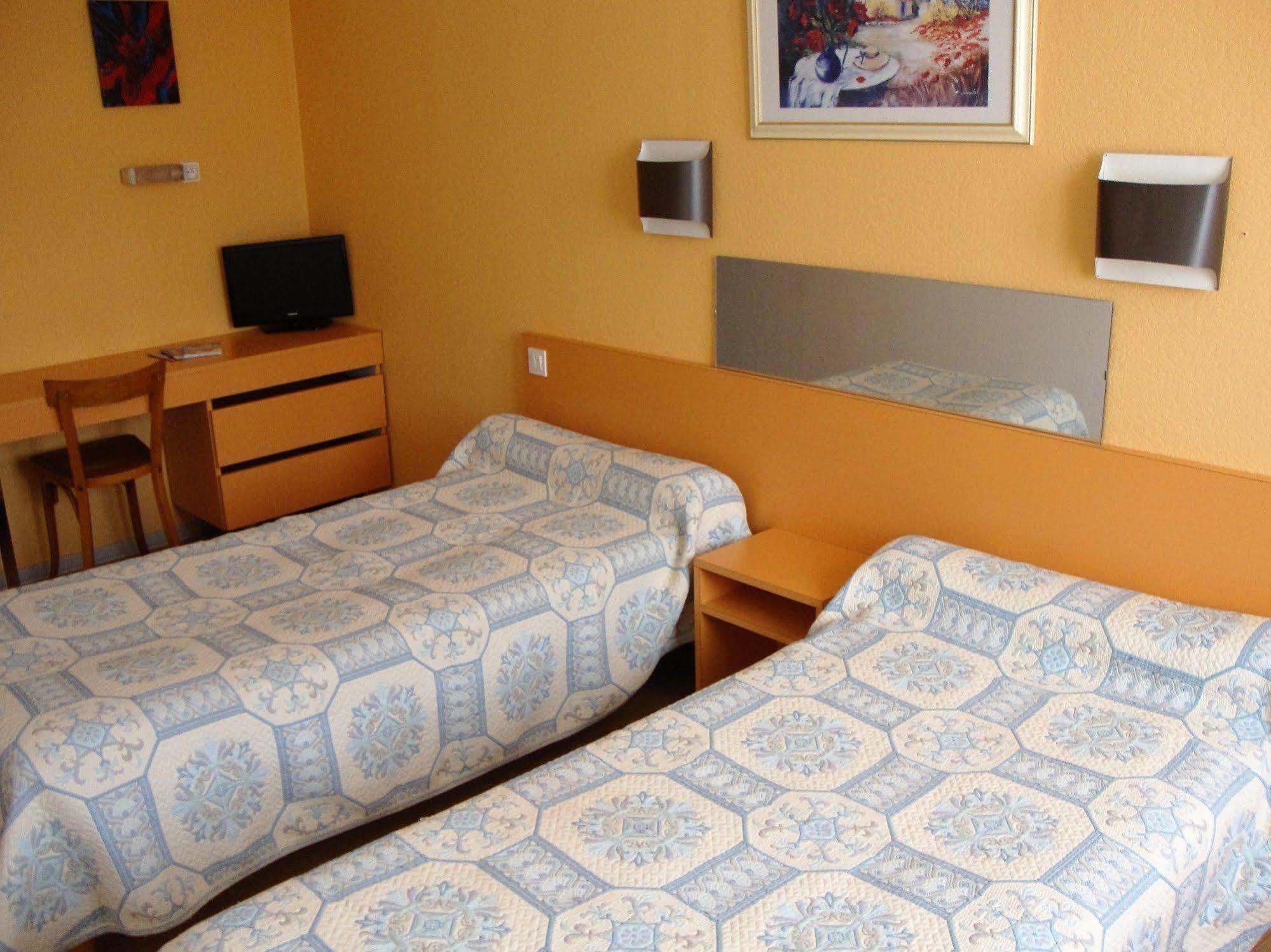 Hotel Au Petit Languedoc Lourdes Kültér fotó